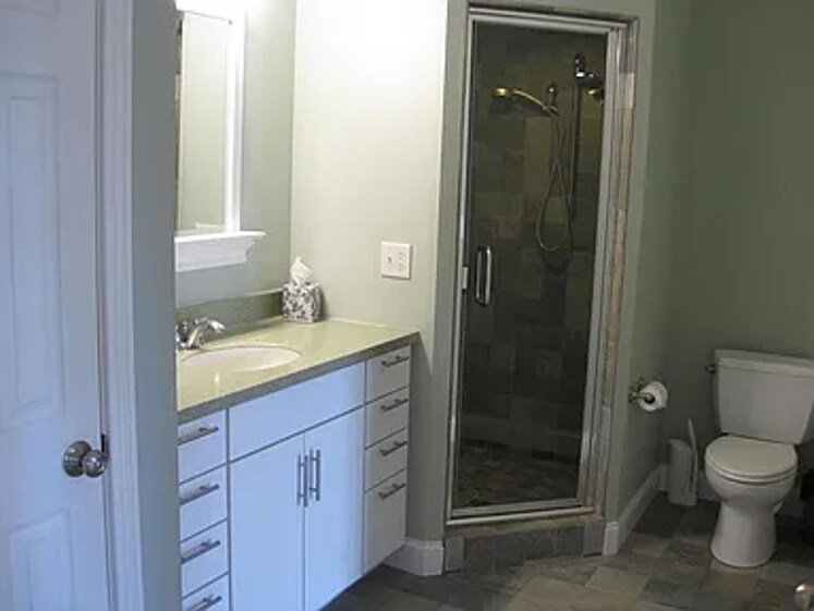 Bathroom - 165 Portage St