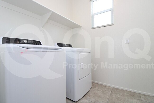 Building Photo - 36386 W Mallorca Ave