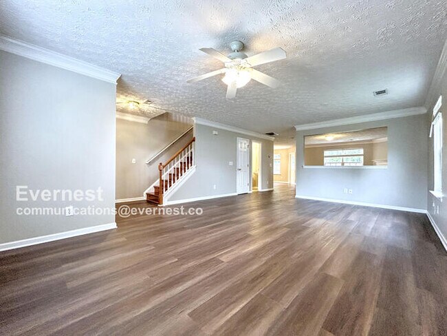 Building Photo - 520 Kensigton Park Dr