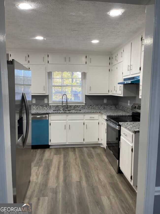 Building Photo - 505 Ironwood Ct SE