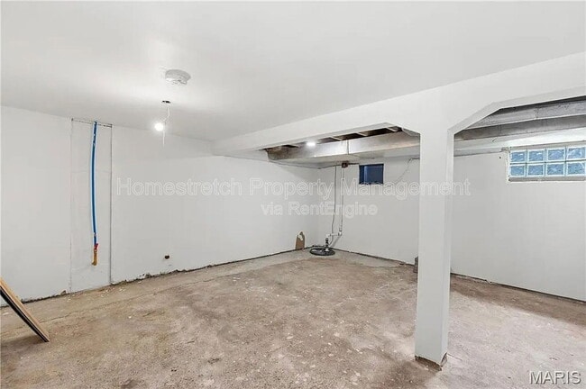 Building Photo - 5021 Davison Ave