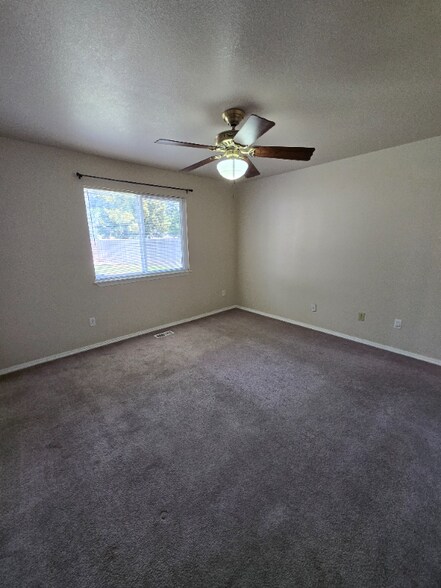 Building Photo - 8120 E Brandts Creek Way