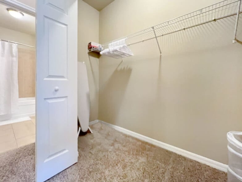 Building Photo - 1770 Bearberry Cir