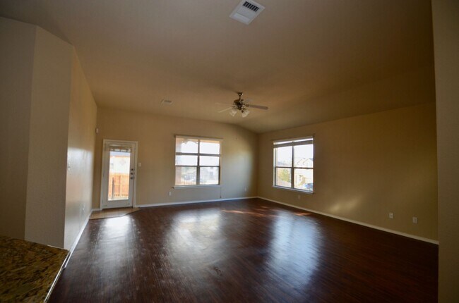 Building Photo - 7300 Golden Oak Ln