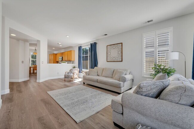 Building Photo - 10459 Summershade Ln