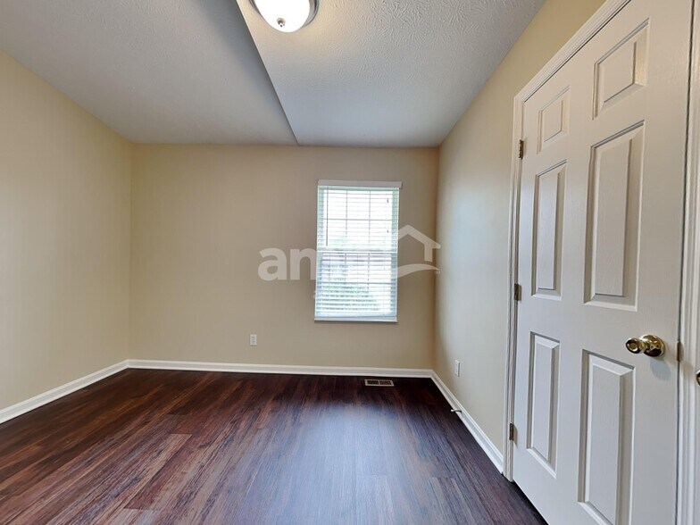 Building Photo - 327 Nightwind Dr