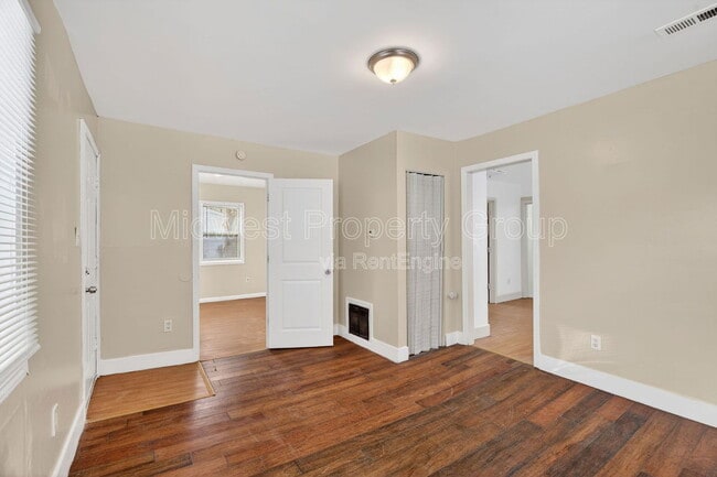 Building Photo - 159 Barto Dr