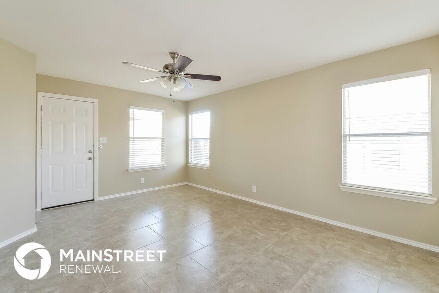 Building Photo - 8439 Chalk Hill Cove