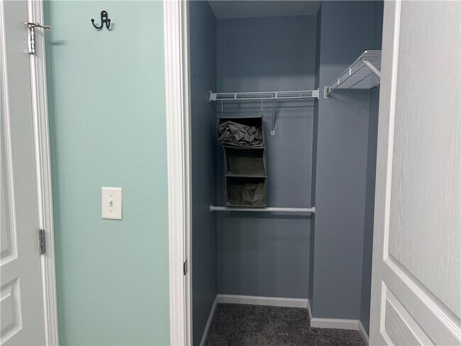 Building Photo - 833 Old Greenville Hwy