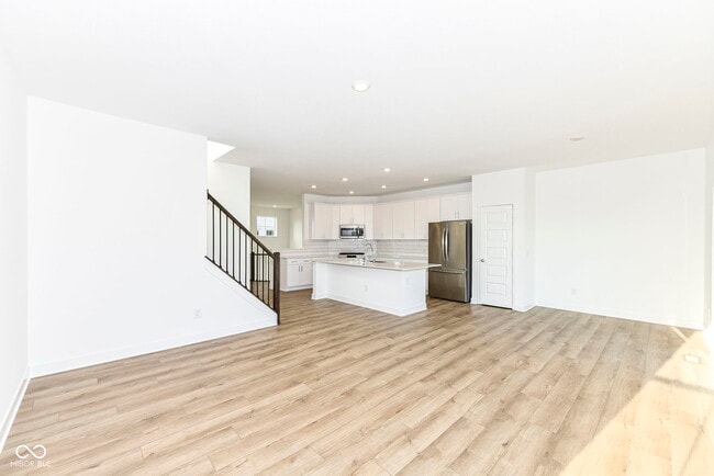 Building Photo - 9312 Clarendon Dr