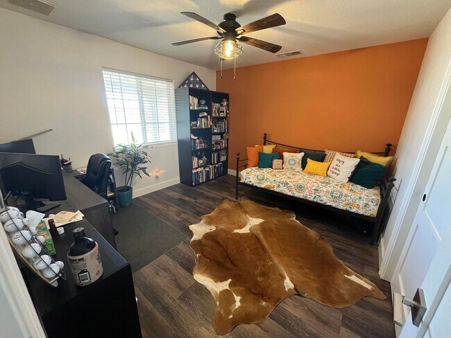 Building Photo - ****Move In Special**** $300 off 1st Month...