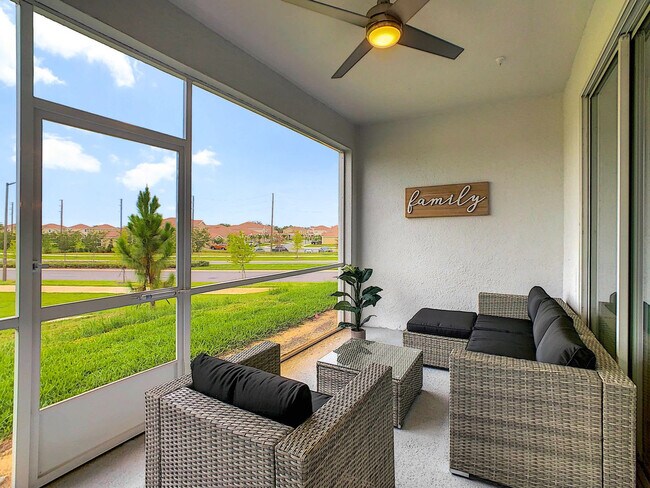 Building Photo - 1520 Oasis Club Blvd