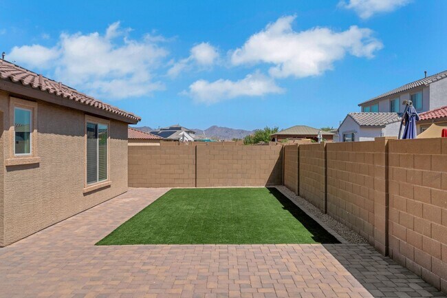 Building Photo - Immaculate & Move-In Ready – Upscale 3BR/2...