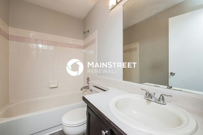 Building Photo - 4 Bedroom Pet-Friendly Home in Aurora, CO with Main Street Renewal
