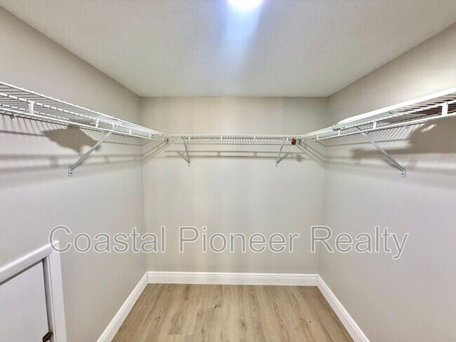 Building Photo - 8731 Huntfield St