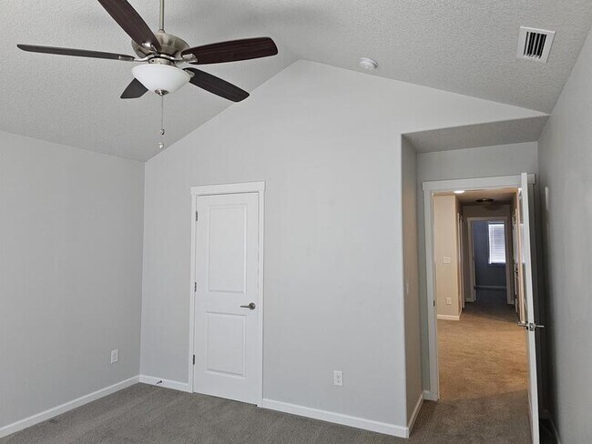 Building Photo - 5724 NE 58th Way