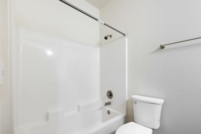 Building Photo - MOVE IN READY! 3 bed 2 bath Heat pump with A/C - Tenino School District