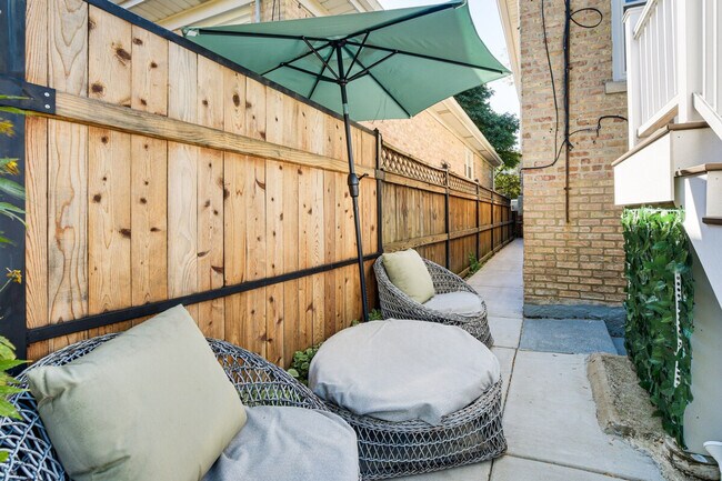 Building Photo - 4642 W Montana St