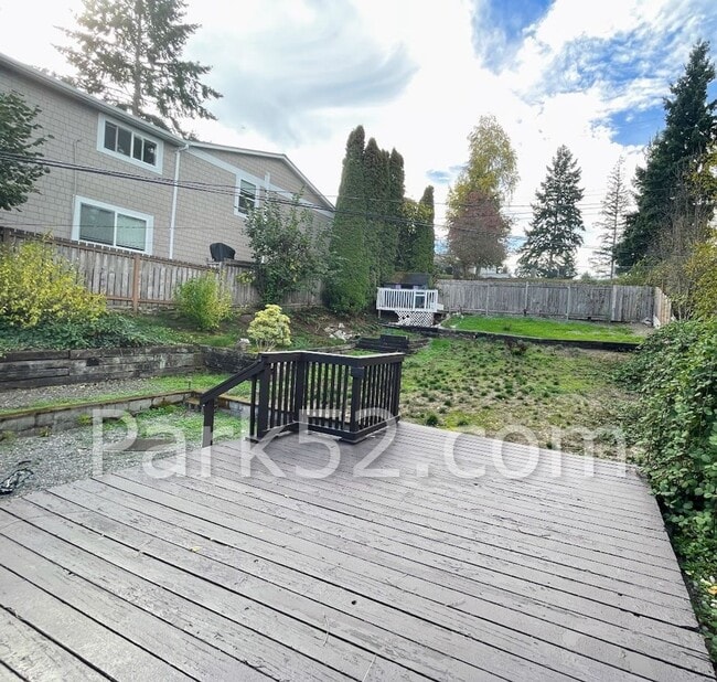 Building Photo - North Tacoma 4 Bed 2 Bath Single Family Home