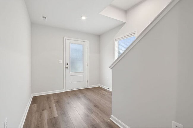 Building Photo - Spacious 3 Bedroom Townhome in Glen Allen - $2,650/mo