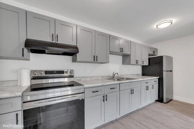 Building Photo - 1955 N Hicks Rd