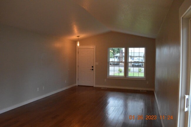 Building Photo - 2025 3rd St