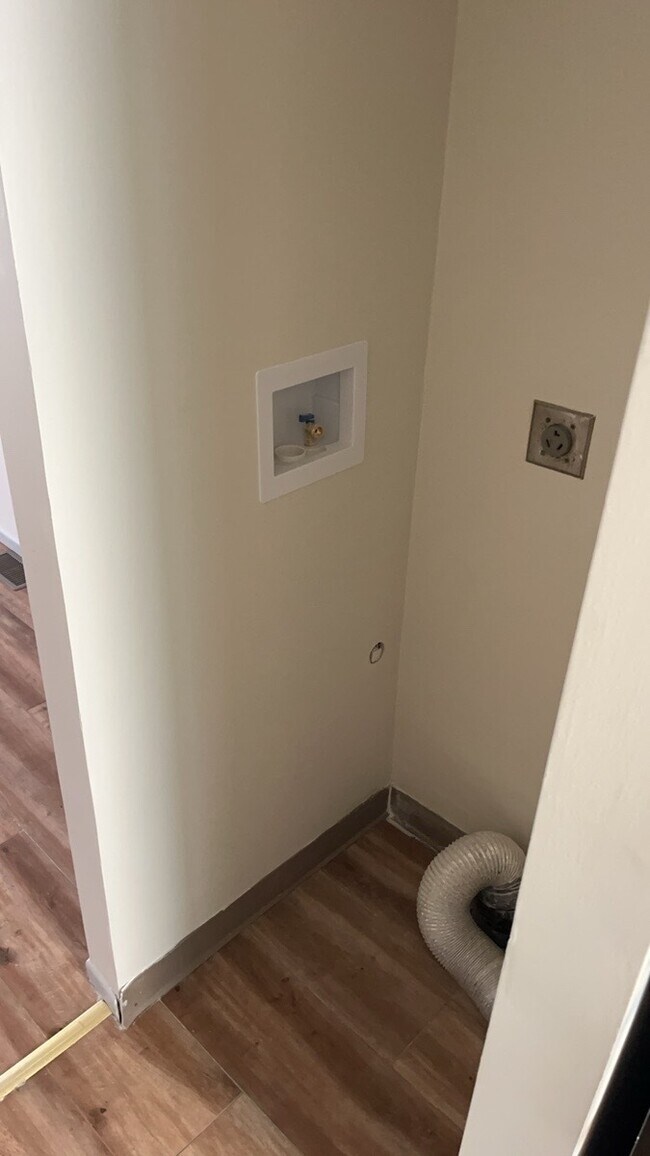 Building Photo - 2753 Brookshire Ln