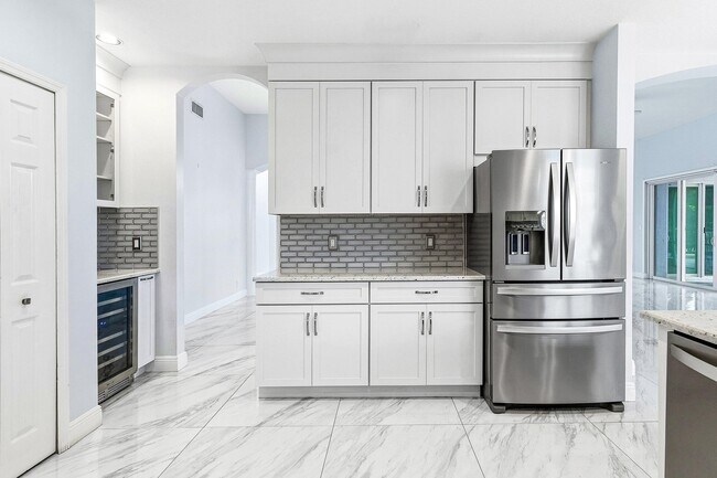 Building Photo - 12403 Cascades Pointe Dr