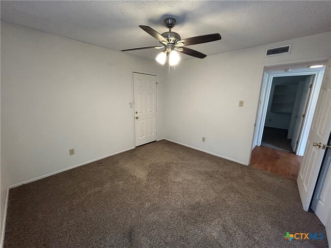 Building Photo - 1324 S Mesquite Ave