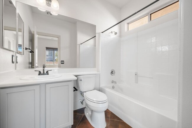 Building Photo - Beautifully Updated 4-Bedroom Home with 3-...