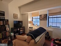 Building Photo - 219 S 18th St