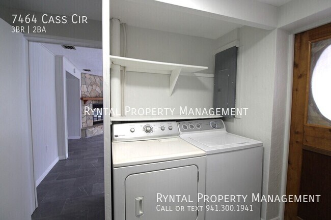 Building Photo - 7464 Cass Cir