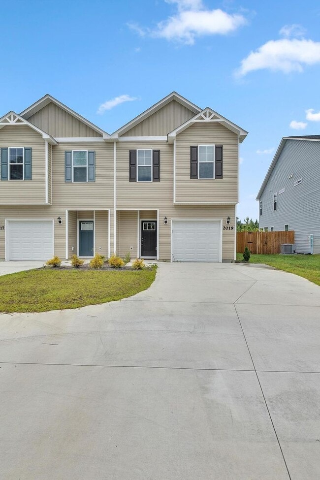 Primary Photo - Modern 2-Story Townhome with Garage