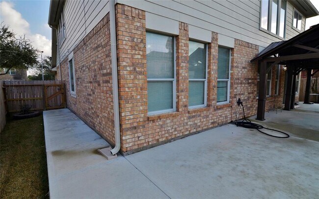 Building Photo - 7430 Boxwood Ridge Ln