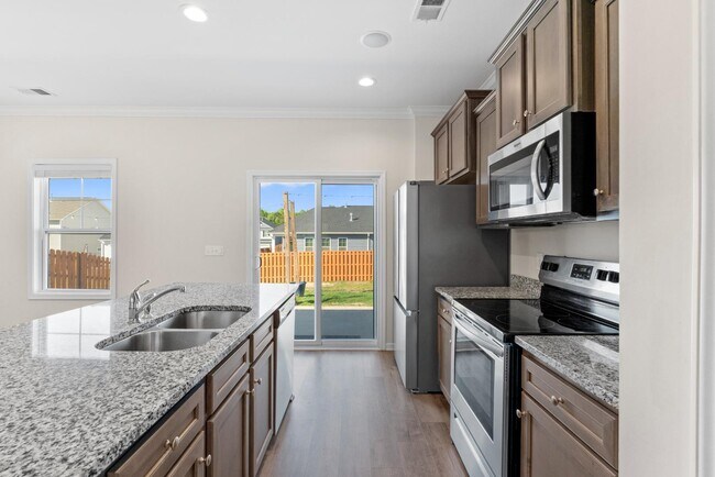 Building Photo - 311 Temple Cress Ave