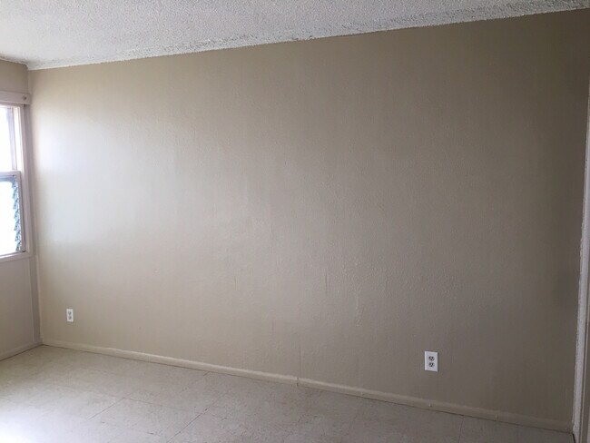 Building Photo - 3 bedroom 1.5 bath home in Ulu Wehi