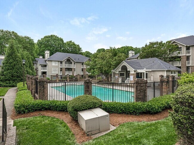 Building Photo - 5011 Sharon Rd