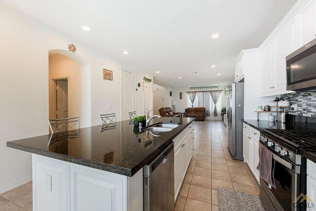 Building Photo - Wonderful Belcourt Community!!!