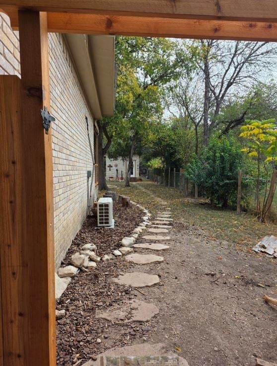 Building Photo - 505 East Ln