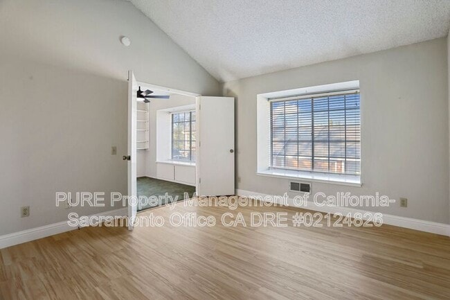 Building Photo - 4 Coyle Creek Cir