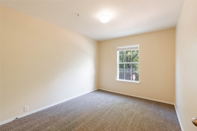 Building Photo - 2228 Stonepark Pl