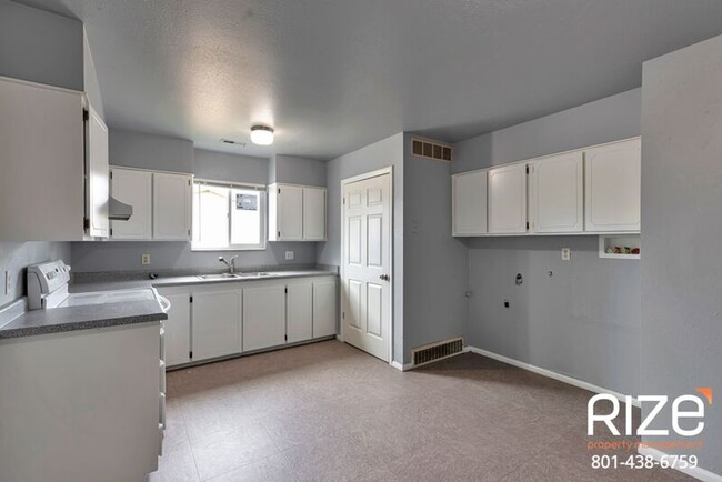 Building Photo - 537 Smelter Rd