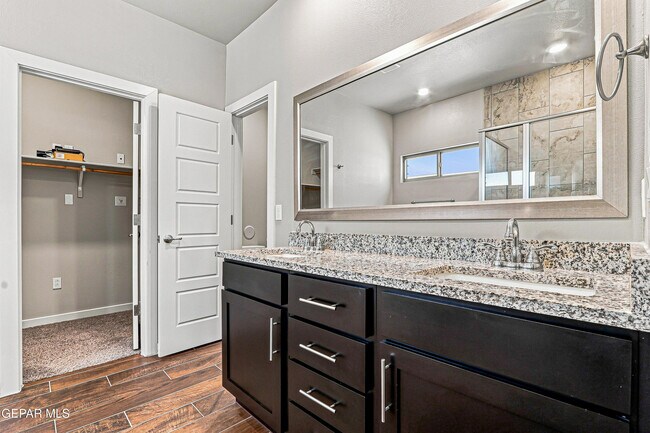 Building Photo - 13689 Flora Vista Ave