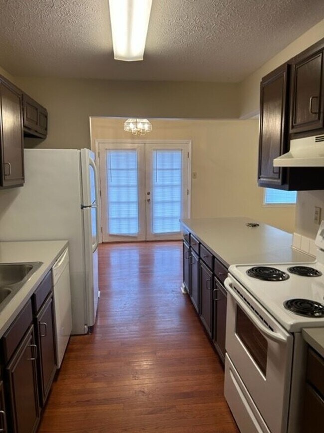 Building Photo - The Vineyard Ranch Home     260207