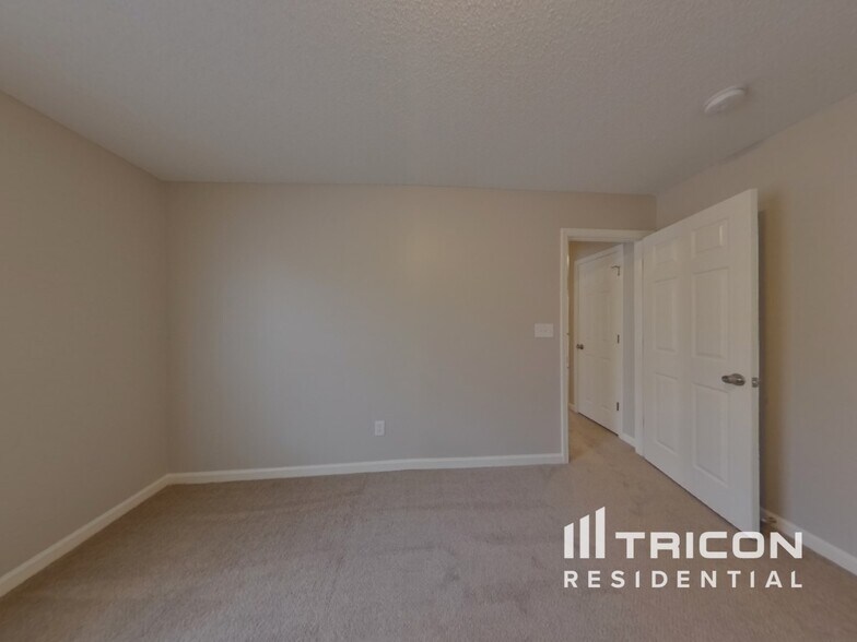 Building Photo - 8605 Appledale Dr