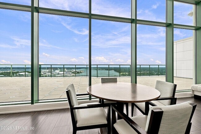 Building Photo - 1431 Riverplace Blvd