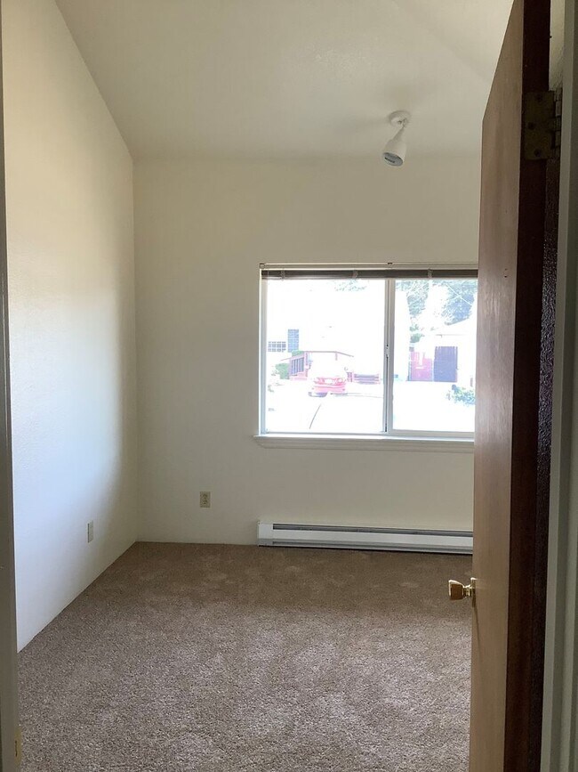 Building Photo - 0402