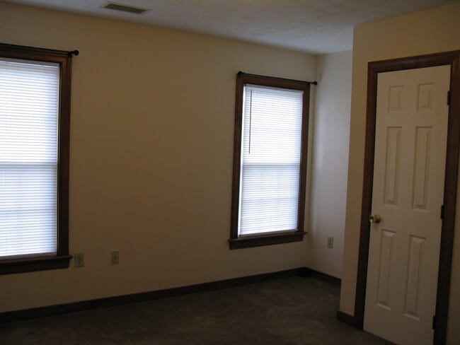 Building Photo - 7163 Plum Grove Ct