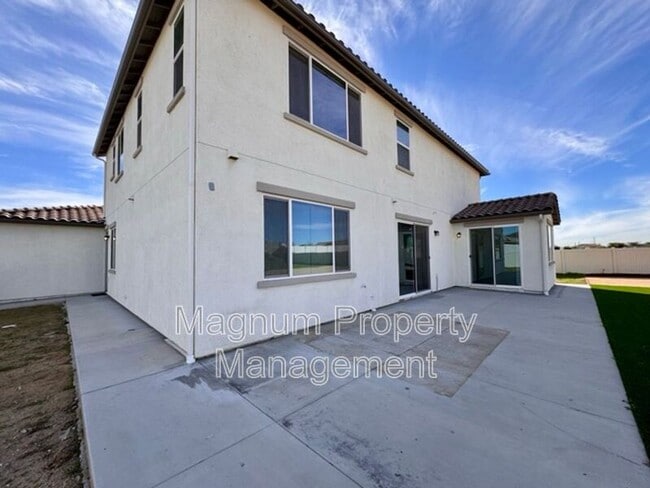 Building Photo - 31310 Reserve Dr