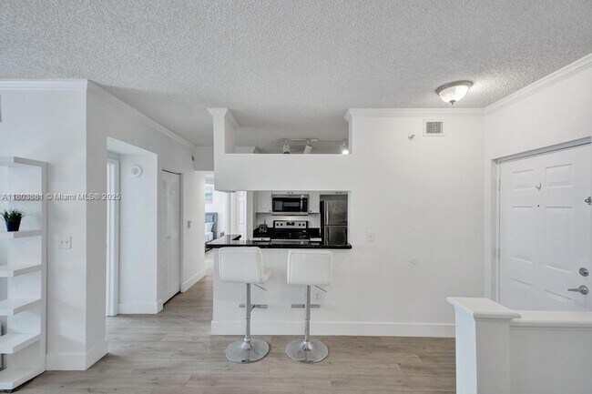 Building Photo - 17100 N Bay Rd